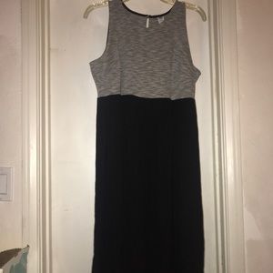 Colorblock maternity dress